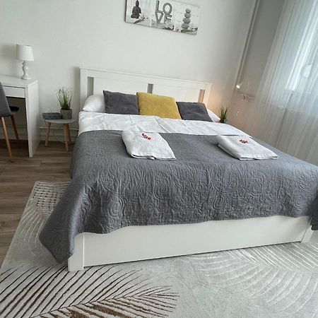 Magnolia Apartman Győr Exteriör bild