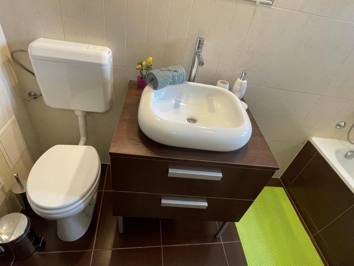 Magnolia Apartman Győr Exteriör bild
