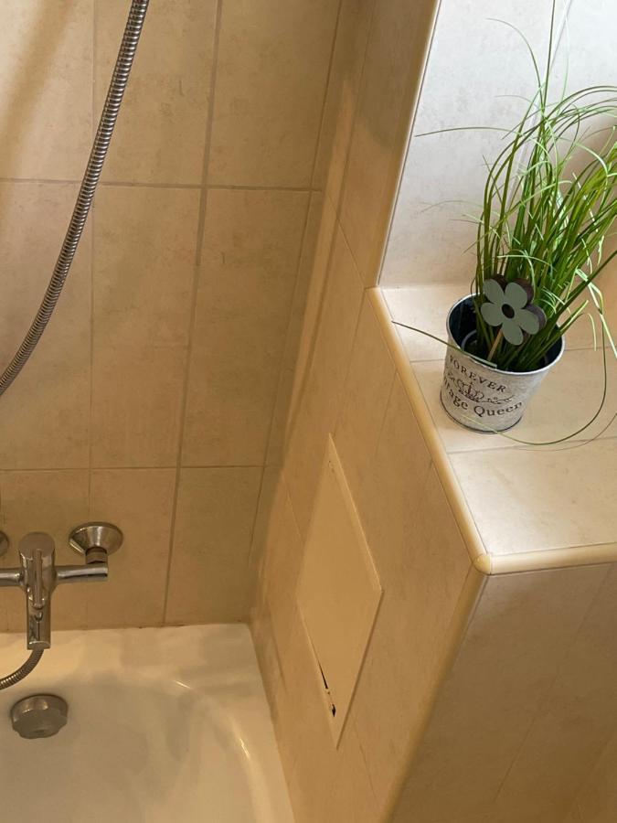 Magnolia Apartman Győr Exteriör bild