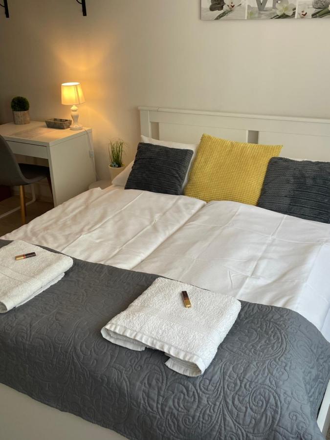 Magnolia Apartman Győr Exteriör bild