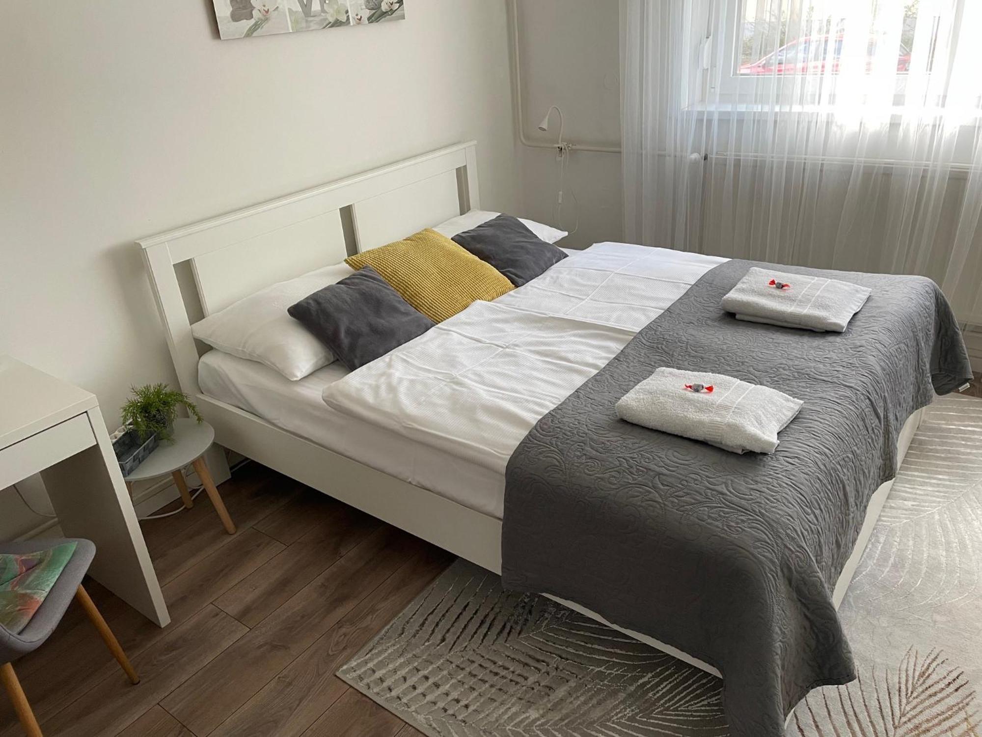 Magnolia Apartman Győr Exteriör bild