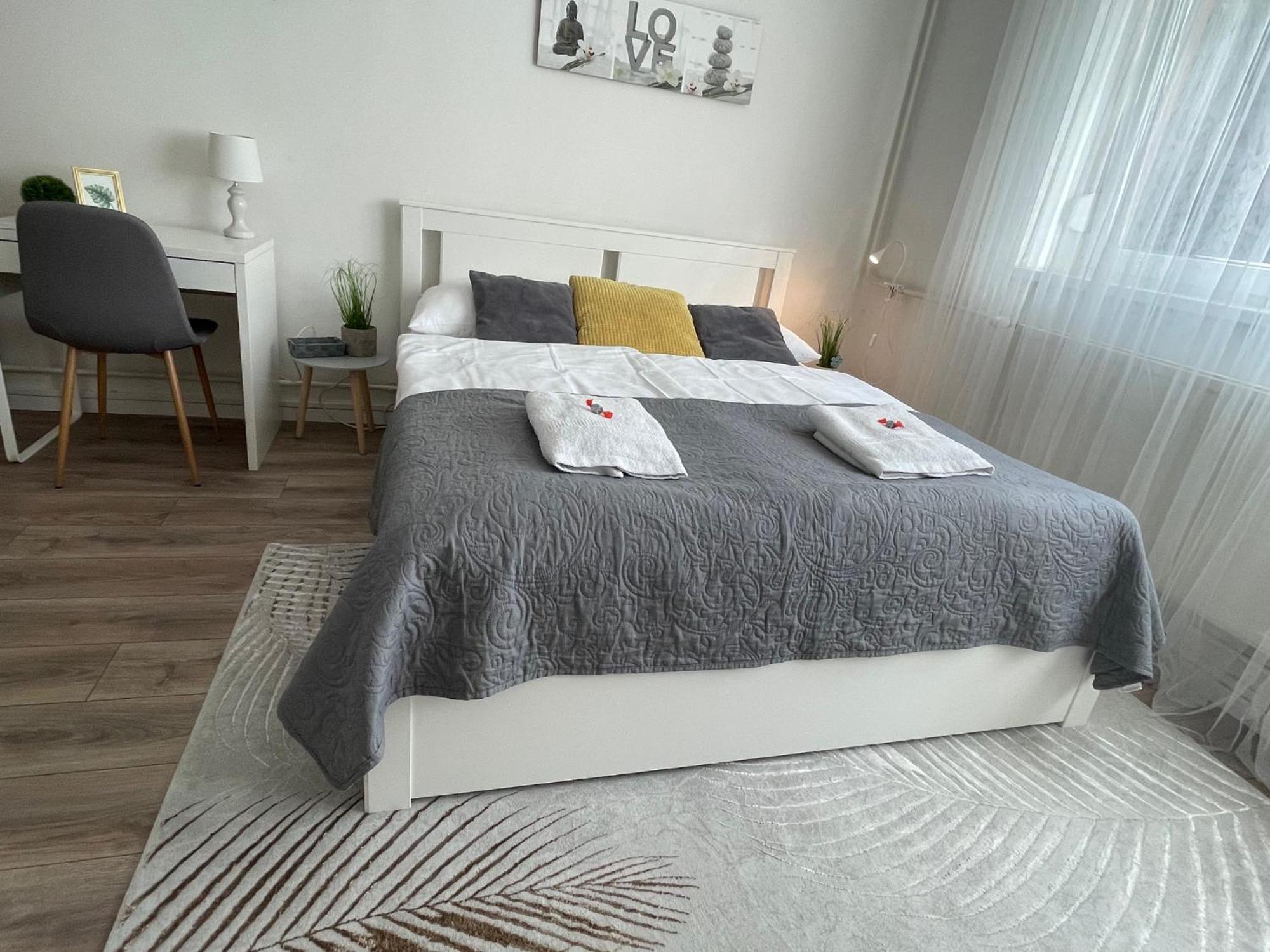 Magnolia Apartman Győr Exteriör bild